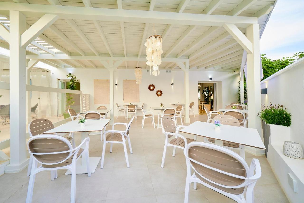 Labrena Hotel Лос Канос де Мека Екстериор снимка
