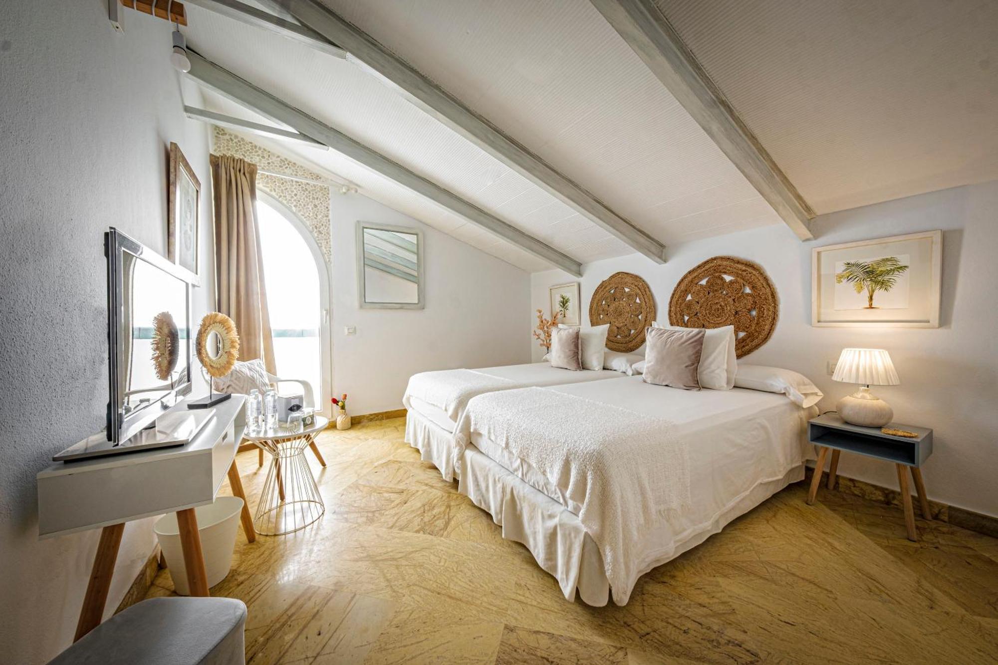 Labrena Hotel Лос Канос де Мека Екстериор снимка