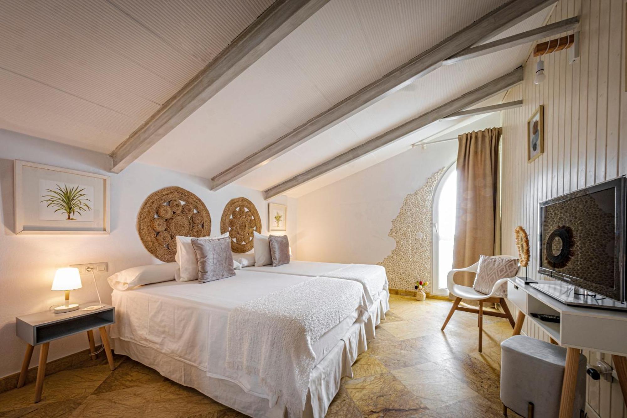 Labrena Hotel Лос Канос де Мека Екстериор снимка